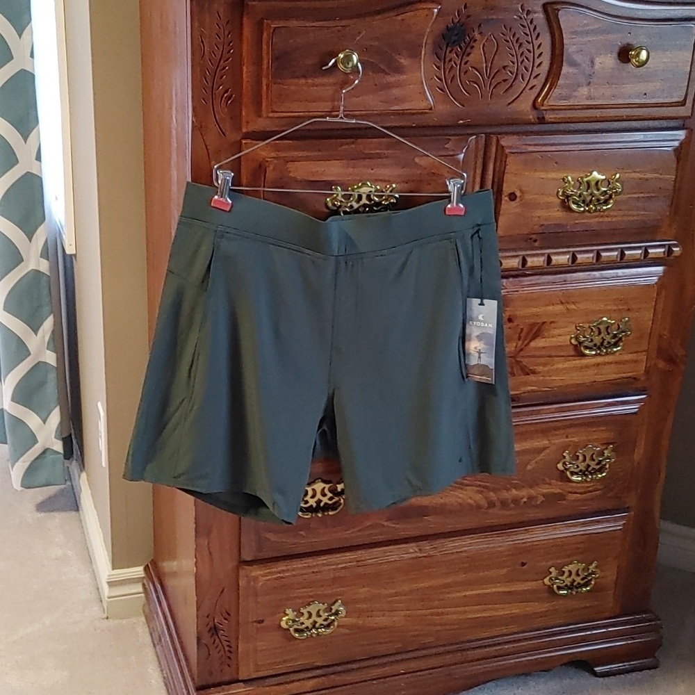 NWT Men's Kyodan Active Forest Green Athletic Shorts